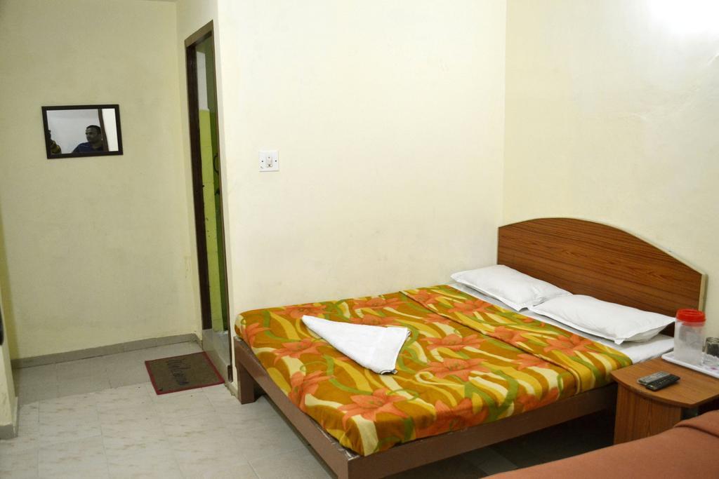 Galaxy Comforts Hotel Mysore Exterior photo