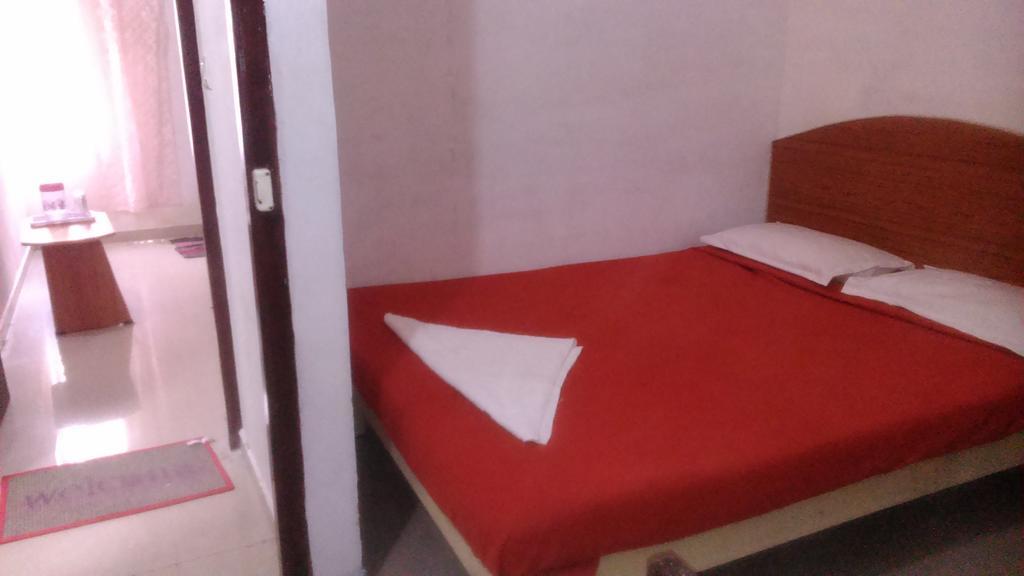 Galaxy Comforts Hotel Mysore Room photo